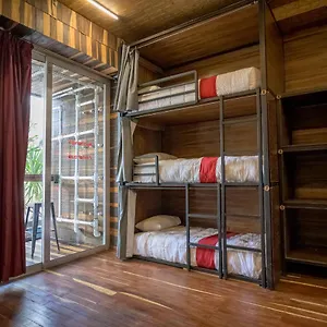 Reina Roja Hostal Hostel